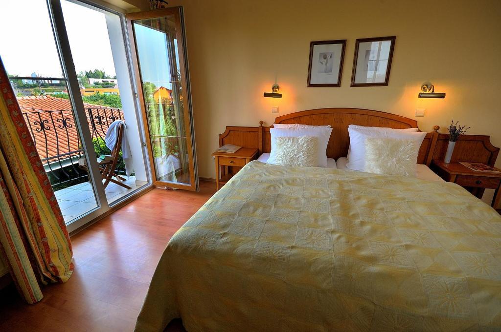 Penzion Tematin Piest'any Habitación foto